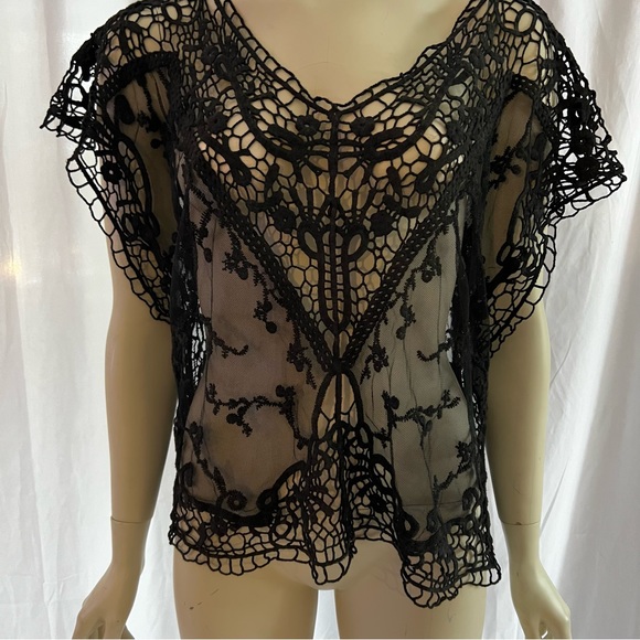 Black Swan Crochet lace top - unique and very intricate - Picture 2 of 5